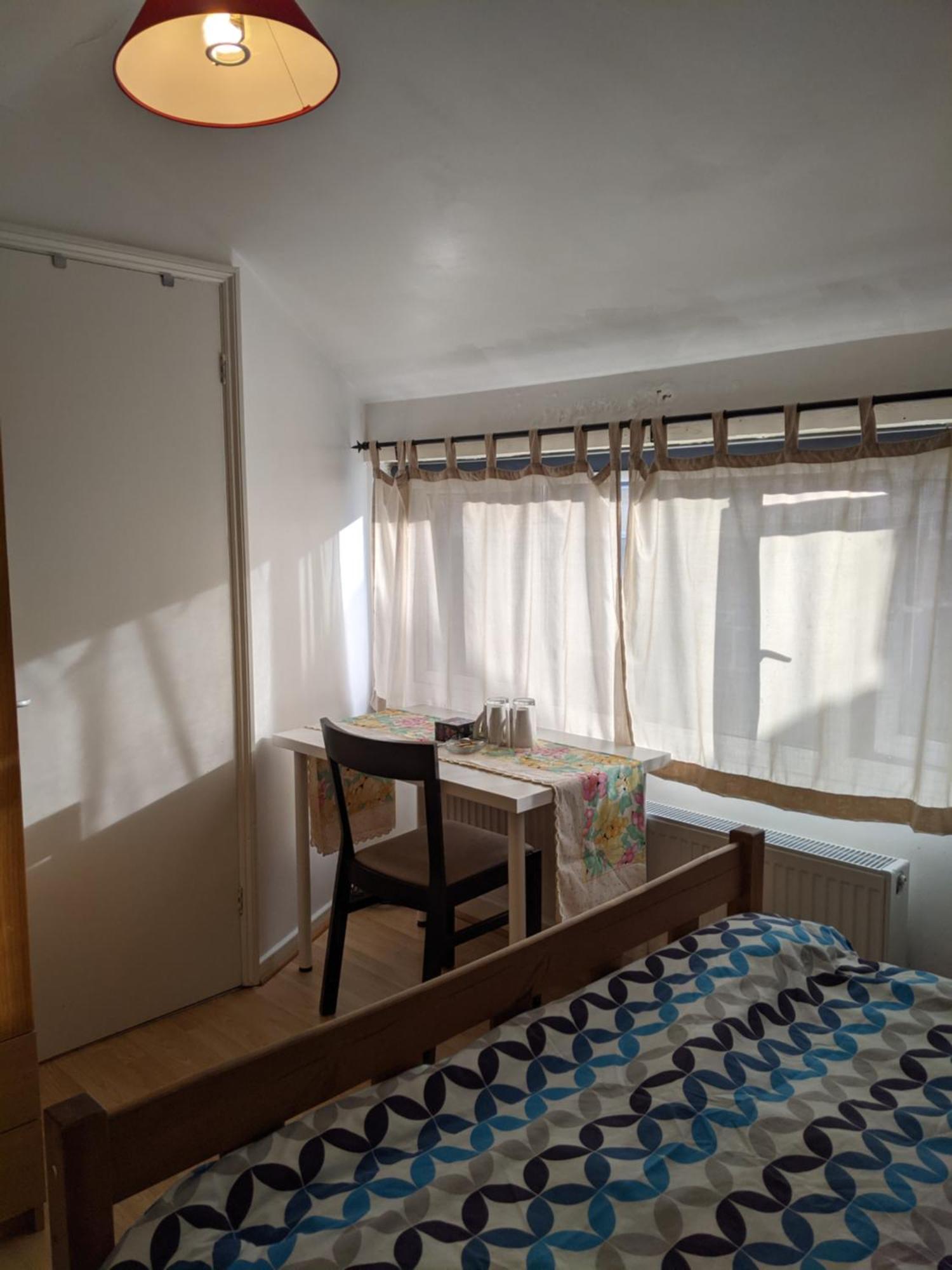 Central And Peaceful Room With Your Own Bathroom London Kültér fotó